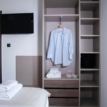 The Mood * 아기아 파라스케비